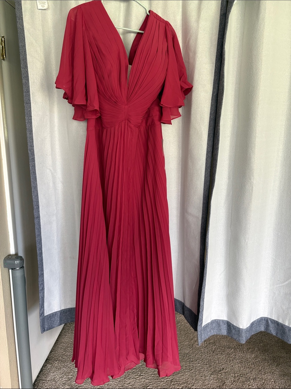Elegant Red Pleated Flutter-Sleeve Maxi Dress